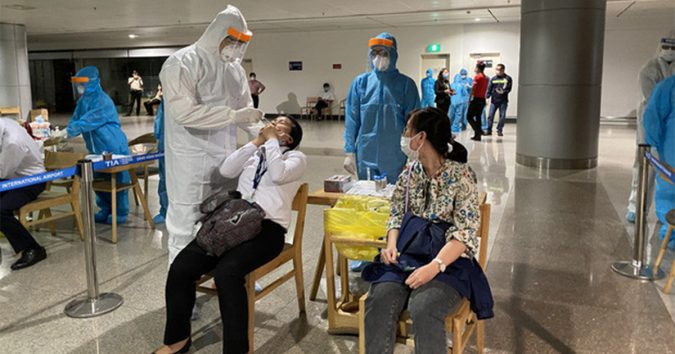 Khẩn: Truy tìm người nữ đi chung xe với BN người Trung Quốc mắc covid và 29 người từng tới siêu thị Mini.