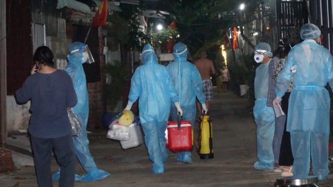 KHẨN: Truy tìm những người liên quan ca F1 buôn bán tự do, tiếp xúc nhiều người chợ ở Hóc Môn