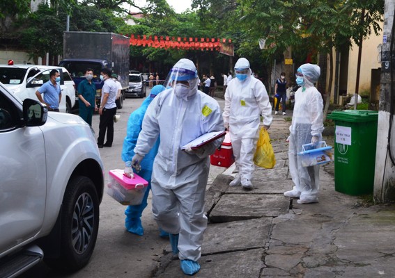 Thêm một nữ bệnh nhân mắc C.ovid-19 t.ử vo.g; Nhân viên sân bay Tân Sơn Nhất ‘bị’ tiêm nhầm 2 mũi vắc xin liên tiếp