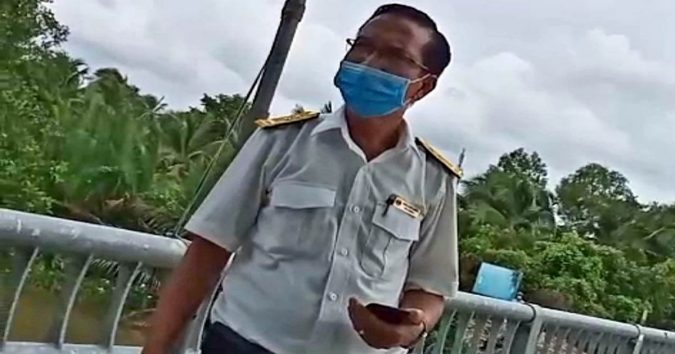 Bến Tre: Cán bộ thuế vi phạm Chỉ thị 16, còn to tiếng ‘dọa’ tổ kiểm soát: Tao không đi làm là mày không có lương…