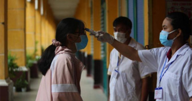 Thí sinh ngất xỉu trong phòng thi, dương tính nCoV