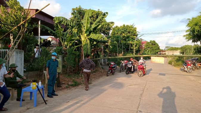 Sau ngày tựu trường 23.8: Cô giáo nhiễm Covid-19, 23 học sinh lớp 1 trở thành F1