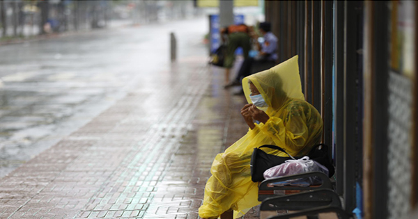 Sài Gòn sau 18 giờ: ‘Bụi đời’ bất đắc dĩ