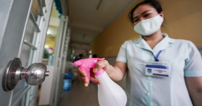 Chuyên gia lên tiếng về nguy cơ lây lan ở chung cư: Phát tán theo chiều dọc lẫn chiều ngang, cống thoát nước