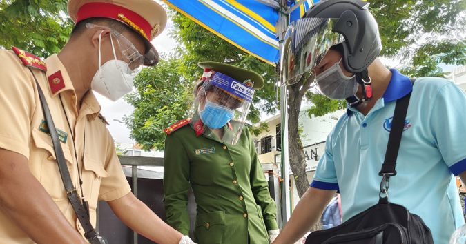 TP.HCM: Từ ngày 29.8, thêm 3 nhóm trường hợp lưu thông không cần giấy đi đường