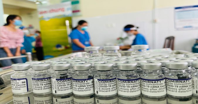 TIN VUI: Dự kiến tiêm vắc xin Covid-19 cho trẻ em vào cuối năm