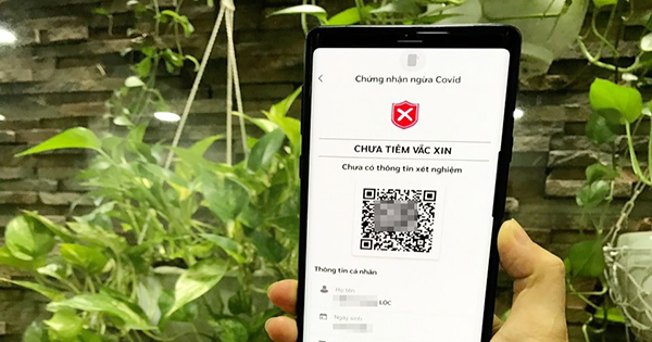 Lo không có ‘thẻ xanh’ vì chưa được cập nhật tiêm 2 mũi vaccine