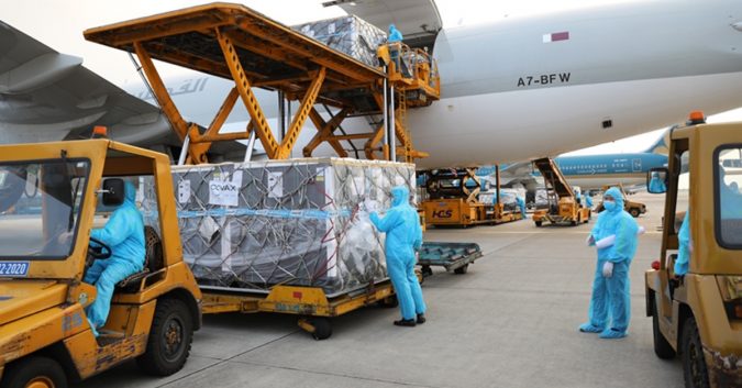 Từ nay đến cuối năm, Việt Nam nhận 103 triệu liều vaccine: Quá mừng, đủ cho tất cả bà con!