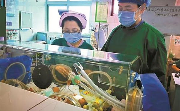 Bé gái vừa ra đời đã ‘tỏa hương thơm’ như Hàm Hương, BS nói với bố mẹ: Bệnh nặng chứ không đùa