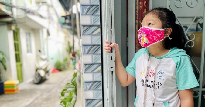 Nỗi đau mất mẹ vì Covid-19 của bé gái 9 tuổi ở TP.HCM