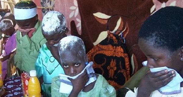 Vùng đất nơi con gái phải học ‘yêu’ từ sớm, bố mẹ thuê trai trẻ tới ngủ với con gái mình