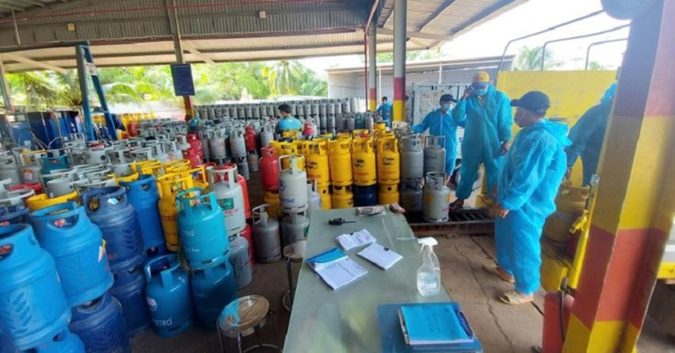 Ngày đầu TP.HCM nới lỏng, giá gas vụt tăng mạnh lần thứ 5 liên tiếp, cao nhất trong năm