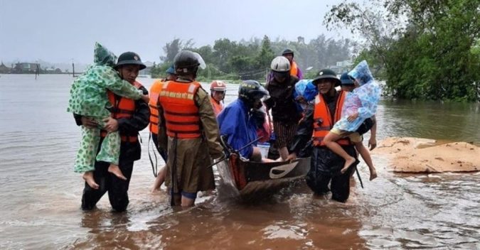 KHẨN CẤP: Bão số 7 Lionrock chuẩn bị đổ bộ, sẵn sàng sơ tán 260.000 dân vùng ven biển