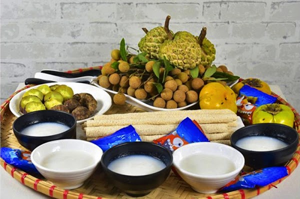 Giỗ đầu con gái 1 tuổi, vợ tôi vừa thấy chùm nhãn trên mâm cúng liền hét: Vứt ngay đi