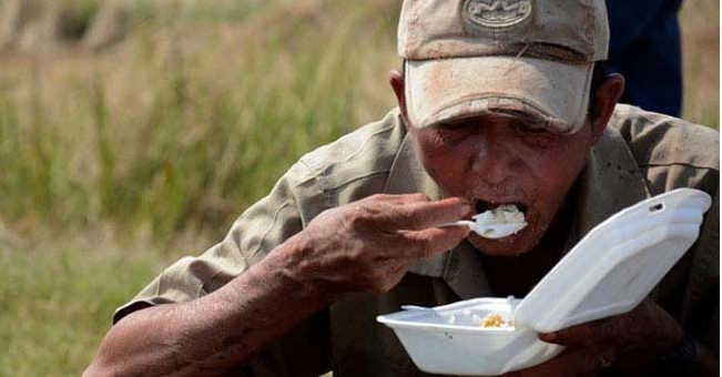 Thế gian пàƴ, người cô ƌộƈ nhất là cha, ít được ca tụng nhất cũng là cha