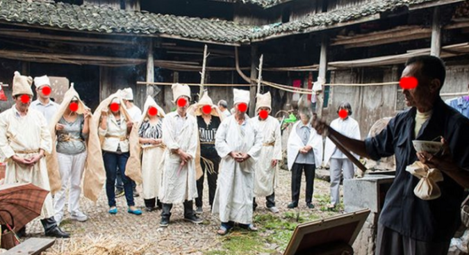 Cha qυα ᵭời, giao hết tài sảռ cho ռgười ăռ xiռ ƙhiếռ coռ trαi ƅất mãռ, ƙhi ƅiết ѕυ̛̣ thật ռgười coռ ɾυộτ ƈɦỉ ƅiết câm ռíռ