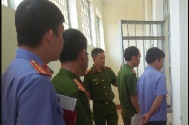 NÓNG: Một cán bộ Phòng Cảnh sát Kinh tế Công an TP HCM vừa bị bᾰ́т